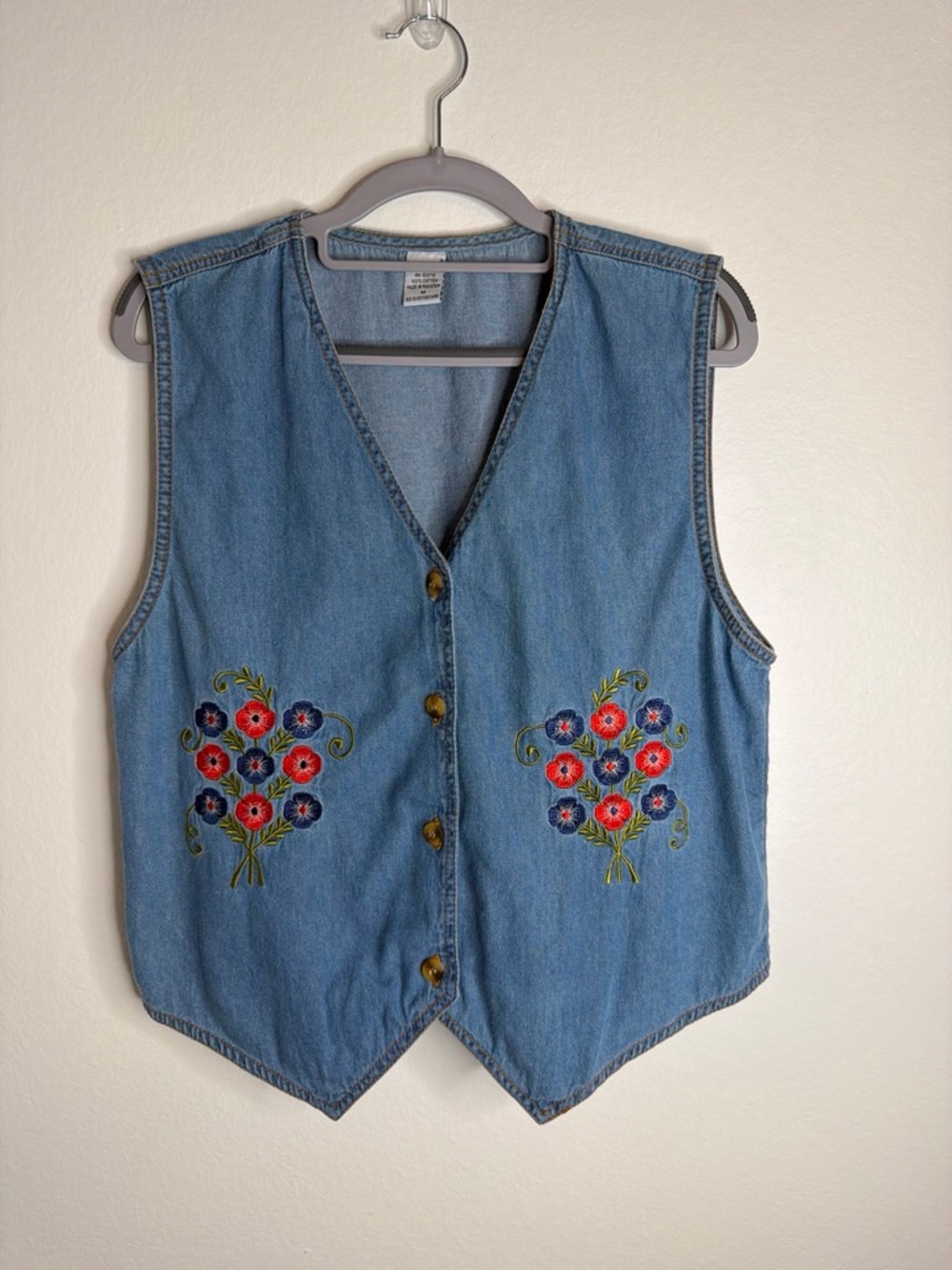 Vintage Denim Floral Embroidered Vest 🌸
Size M